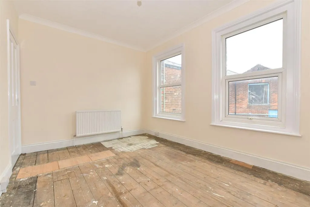 6 bed Apartment