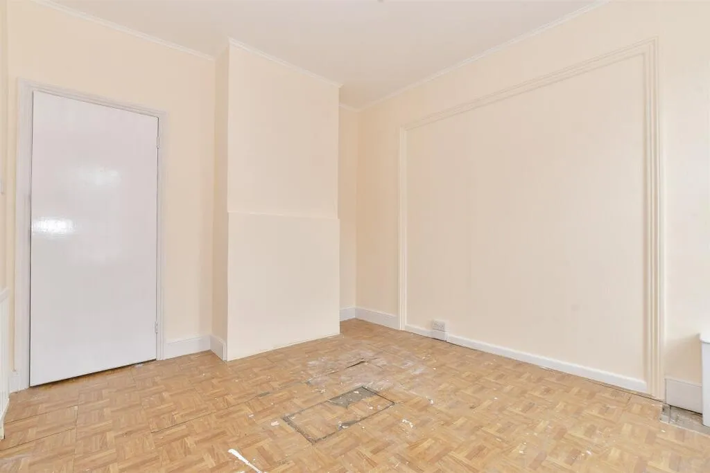 6 bed Apartment