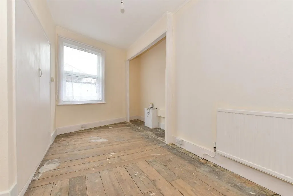 6 bed Apartment