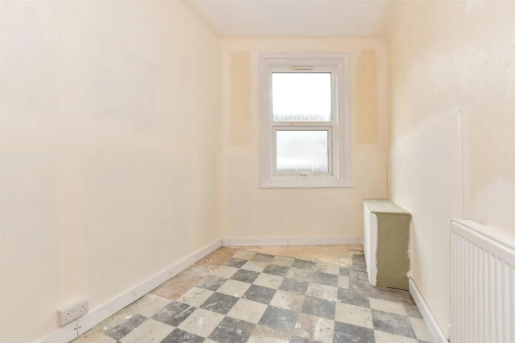 6 bed Apartment