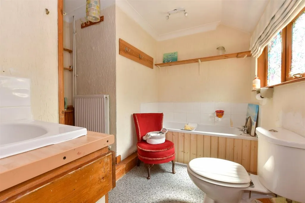 5 bed Semi-Detached