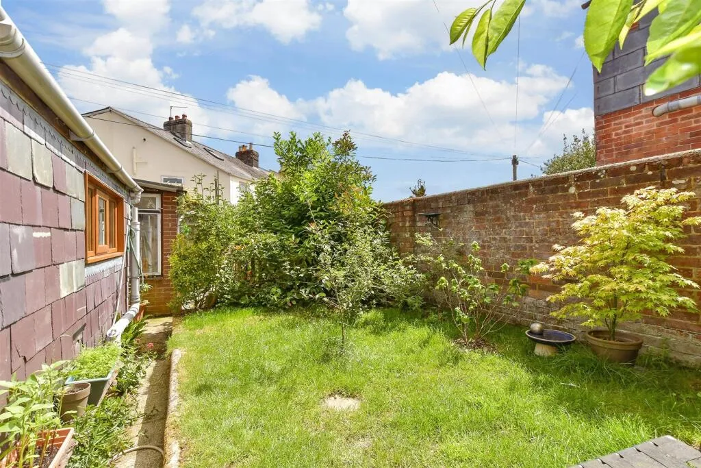5 bed Semi-Detached
