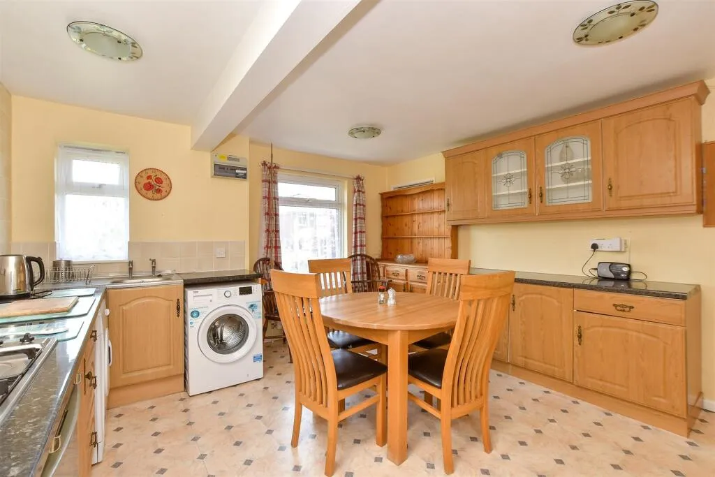 2 bed Detached Bungalow