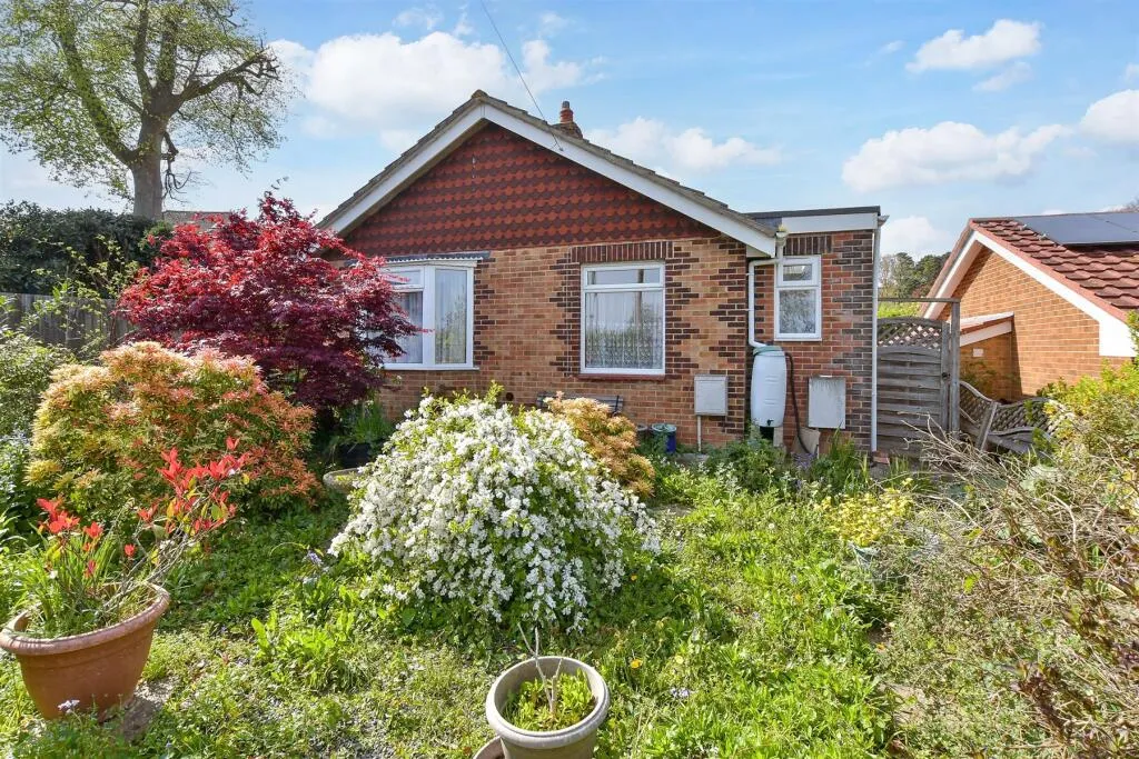 2 bed Detached Bungalow