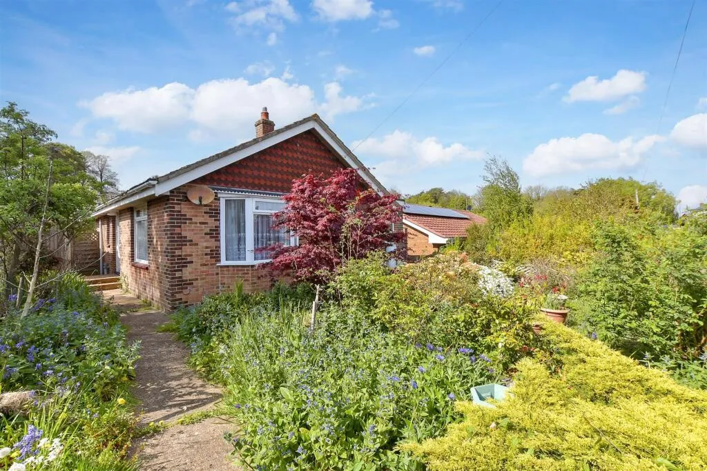 2 bed Detached Bungalow