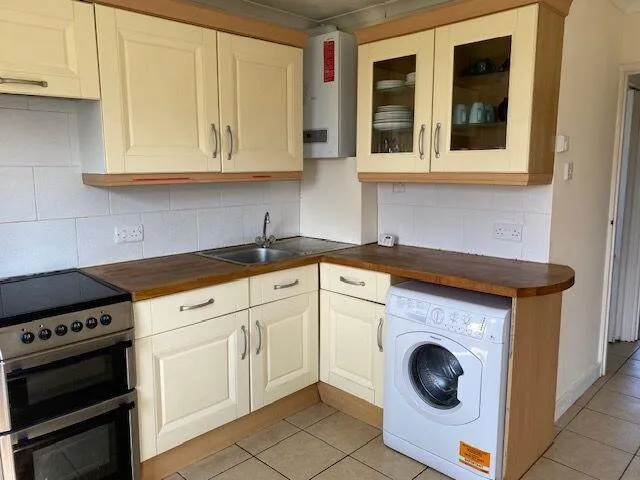 2 bed House