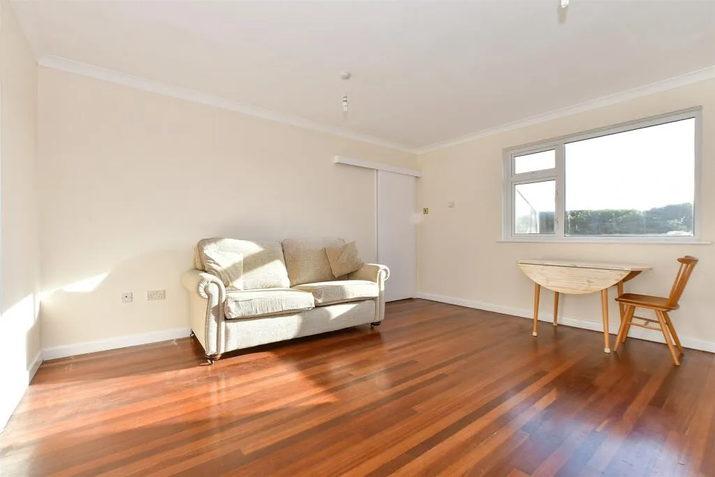 2 bed Detached Bungalow