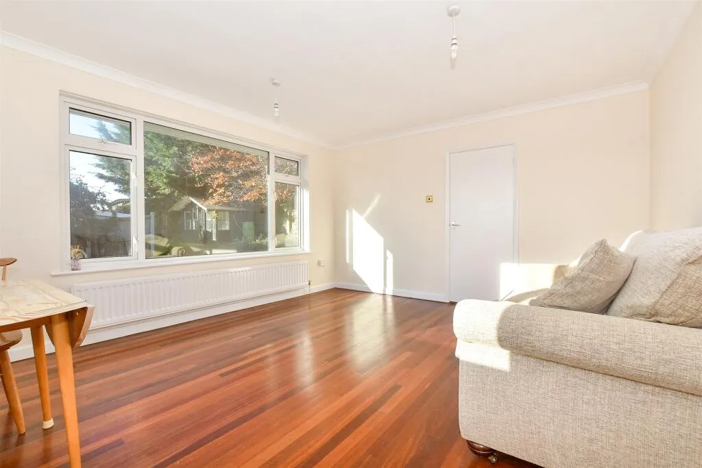 2 bed Detached Bungalow