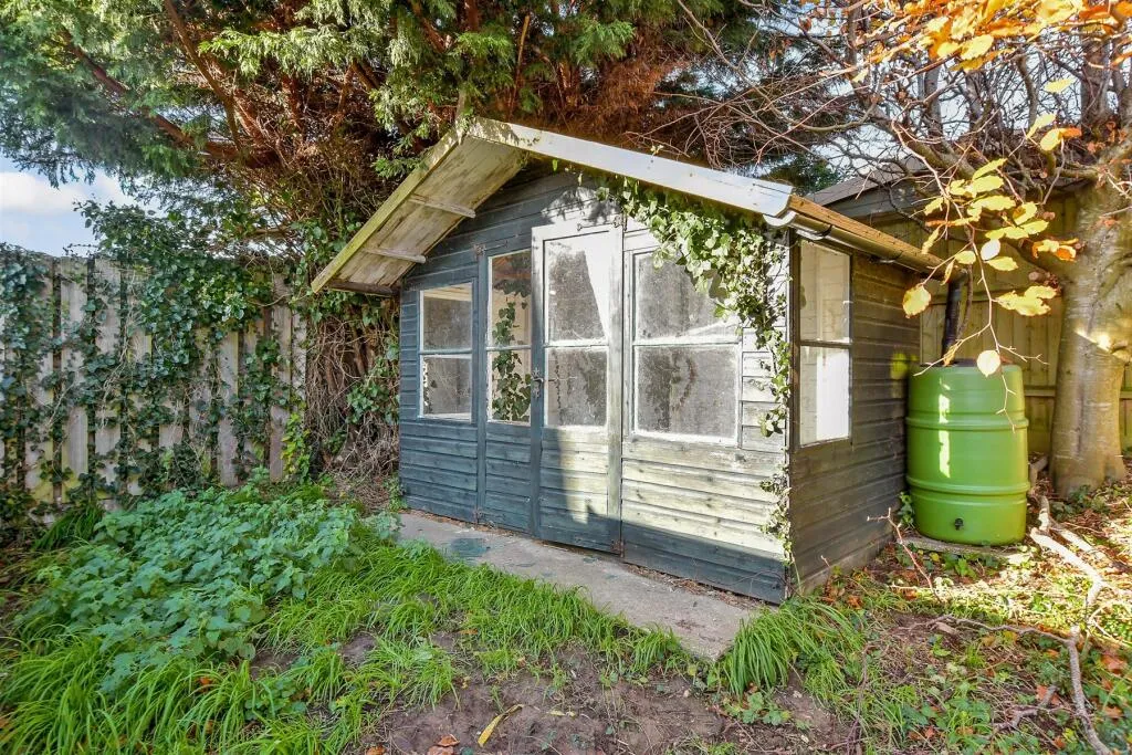 2 bed Detached Bungalow