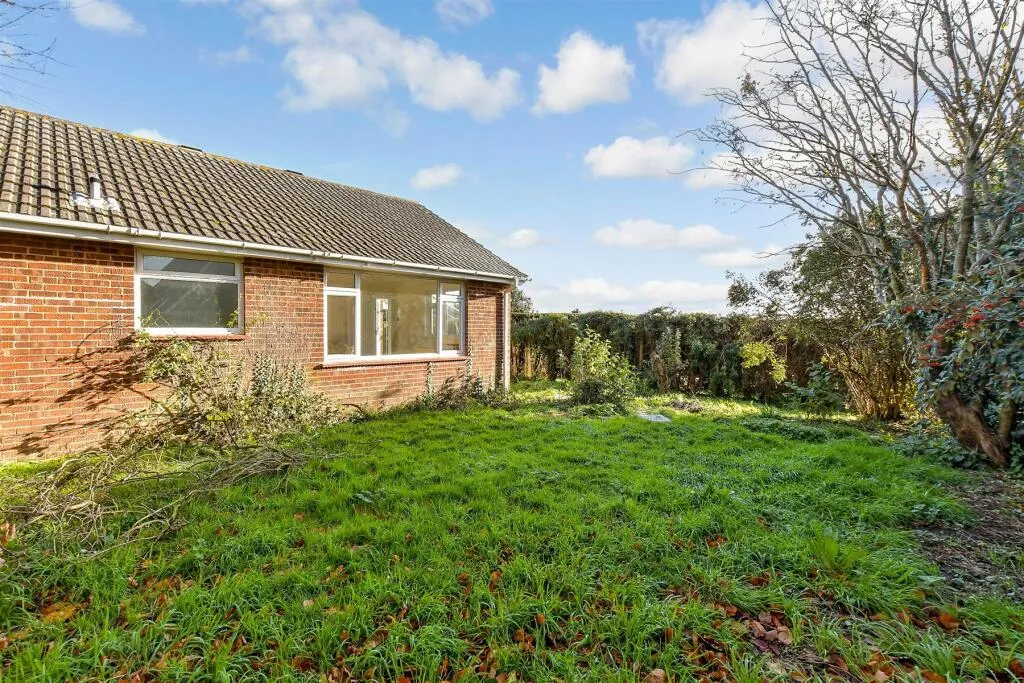 2 bed Detached Bungalow