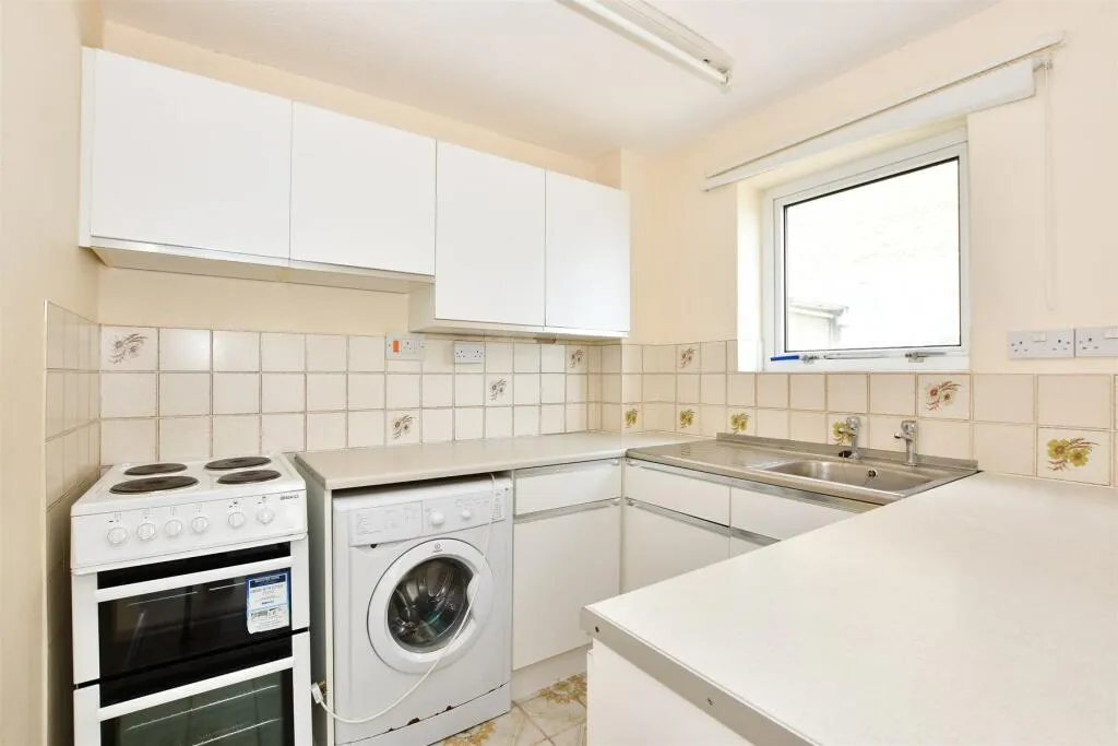 2 bed Maisonette