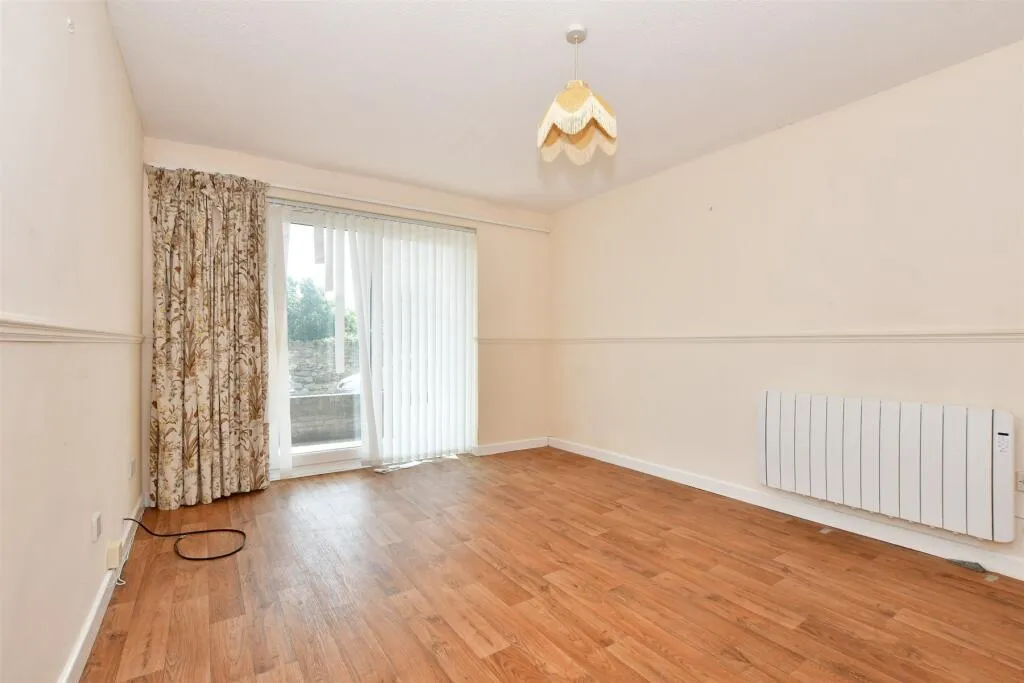 2 bed Maisonette