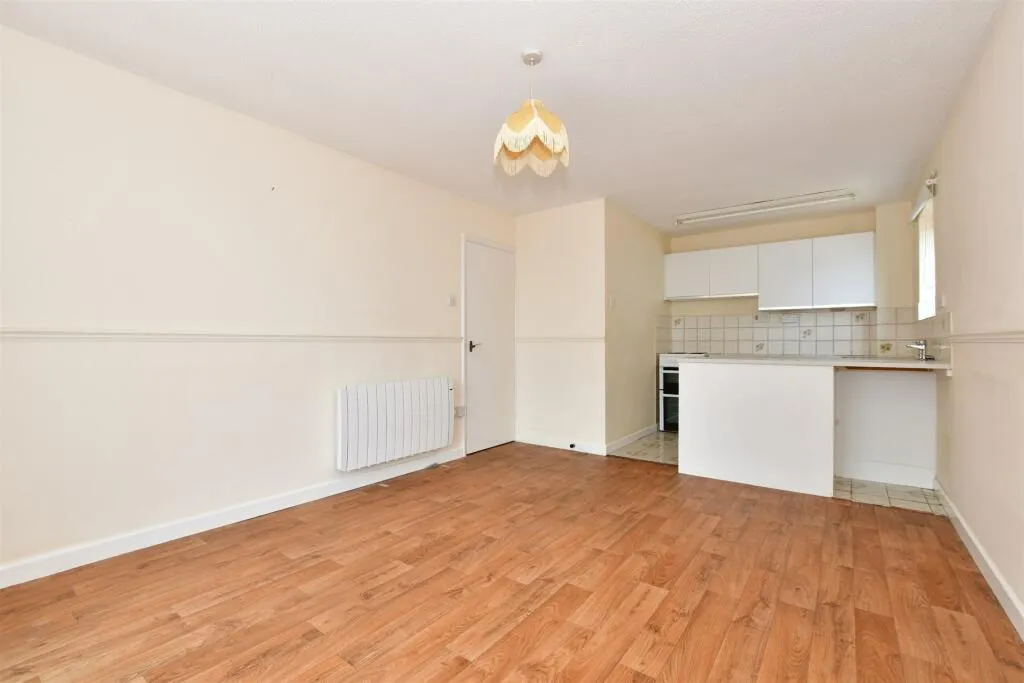 2 bed Maisonette