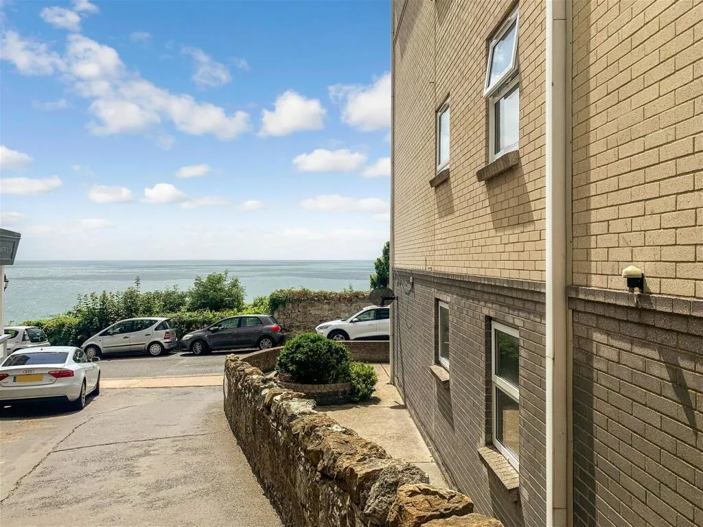 2 bed Maisonette