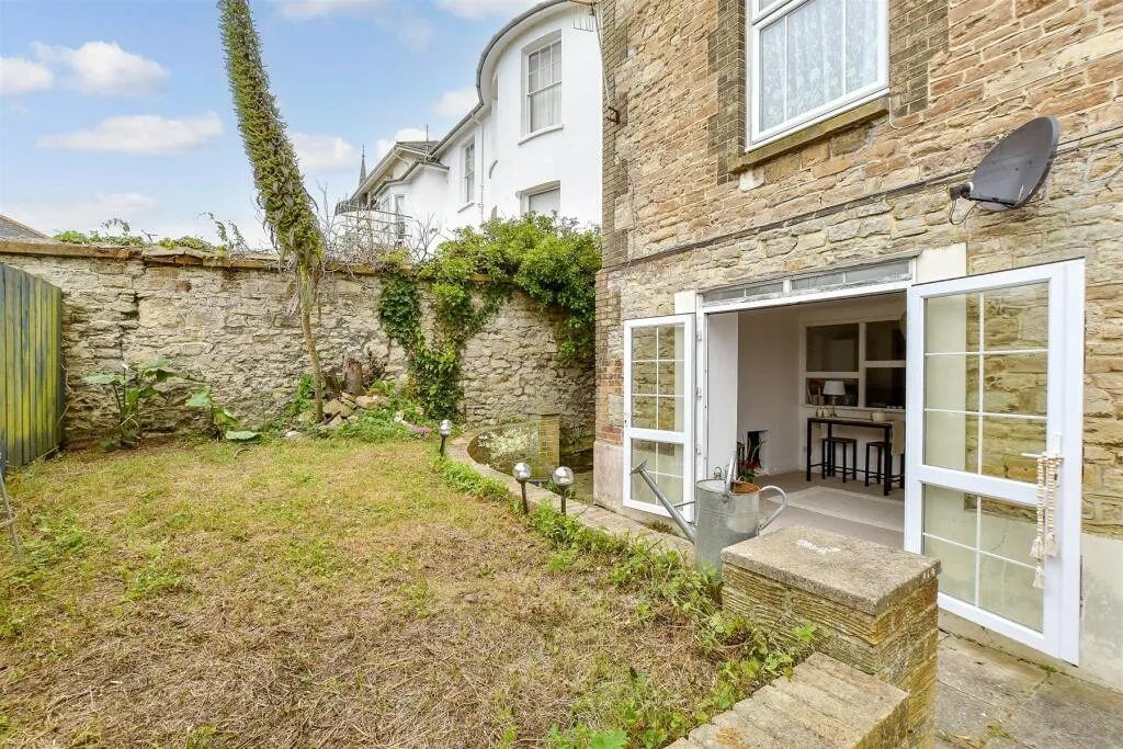 2 bed Apartment