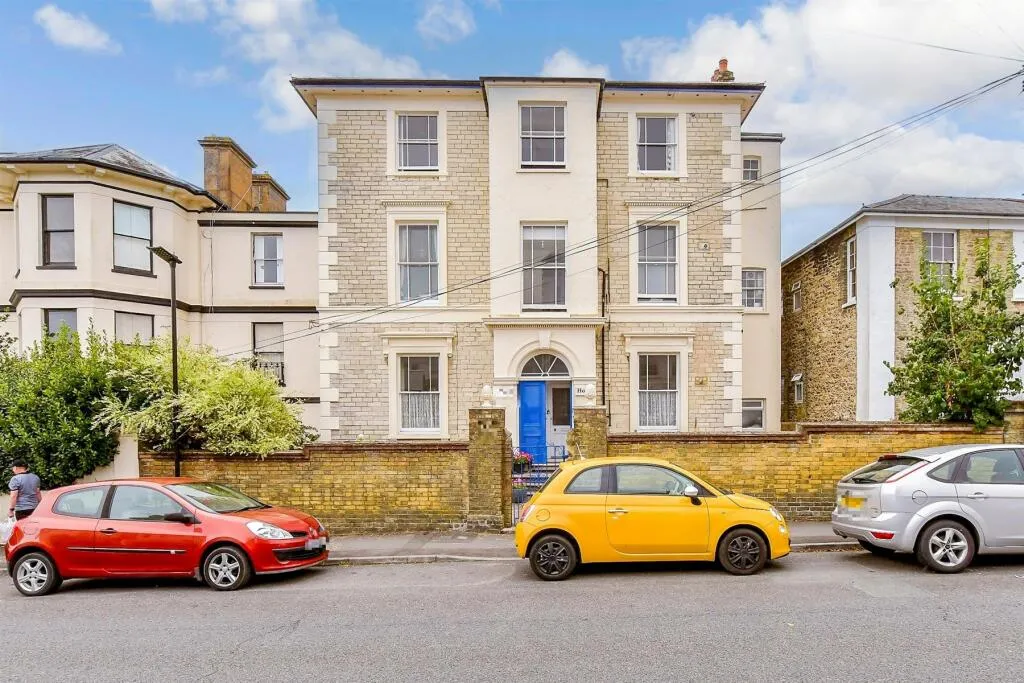 2 bed Apartment