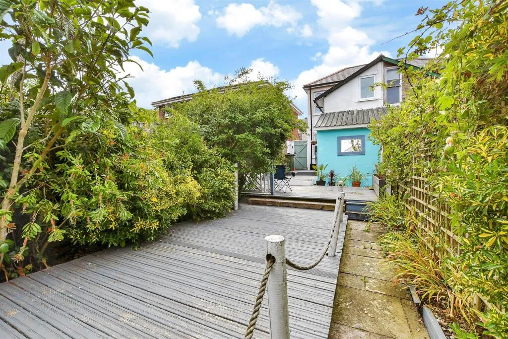 3 bed Semi-Detached