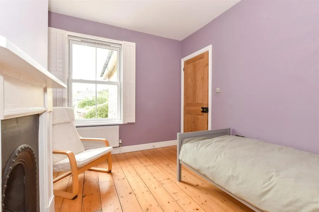 5 bed Detached