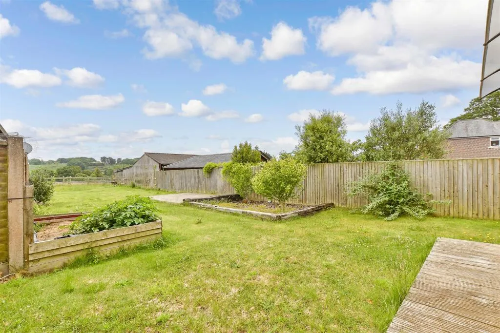 5 bed Detached