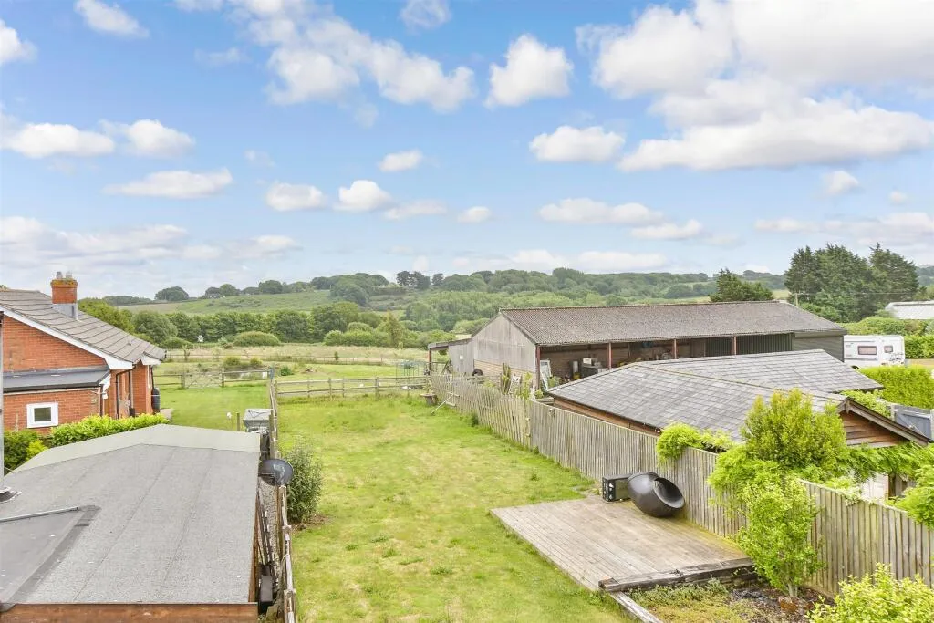 5 bed Detached