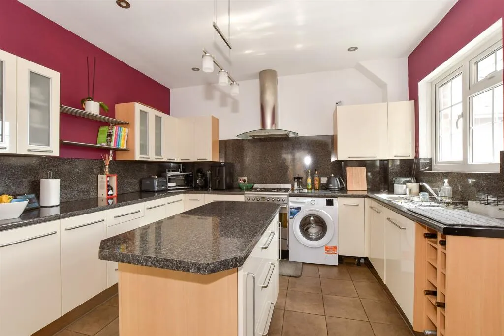 5 bed Block of Apartments