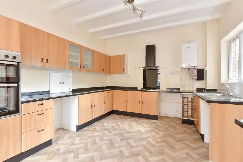 5 bed Block of Apartments