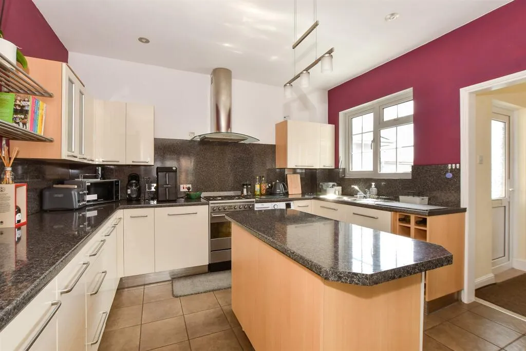 5 bed Block of Apartments