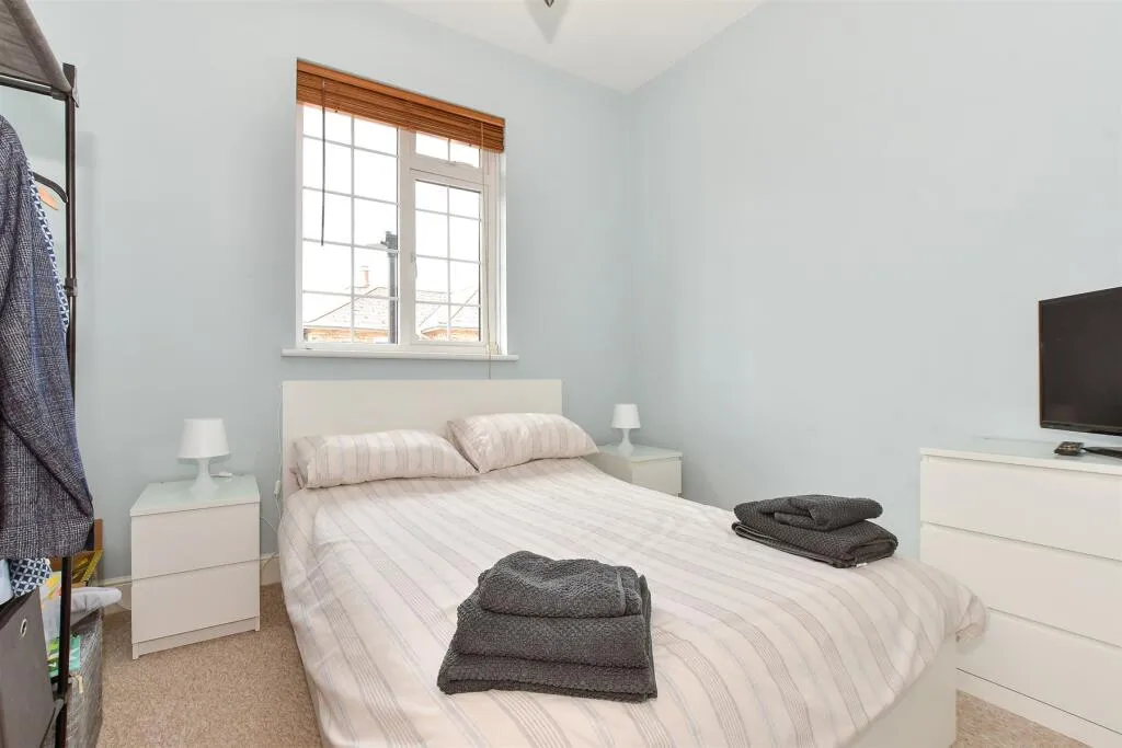 5 bed Block of Apartments