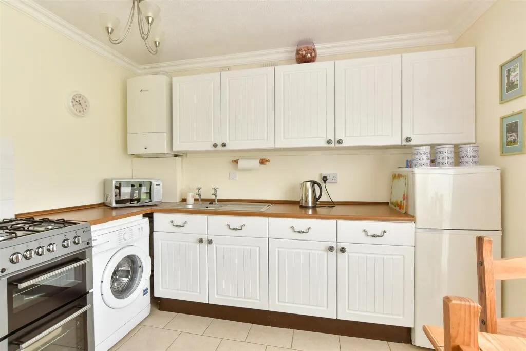 2 bed Semi-Detached Bungalow