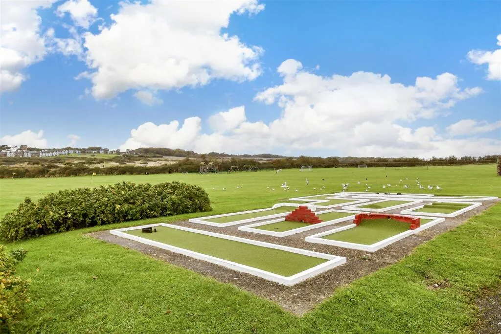 2 bed Semi-Detached Bungalow