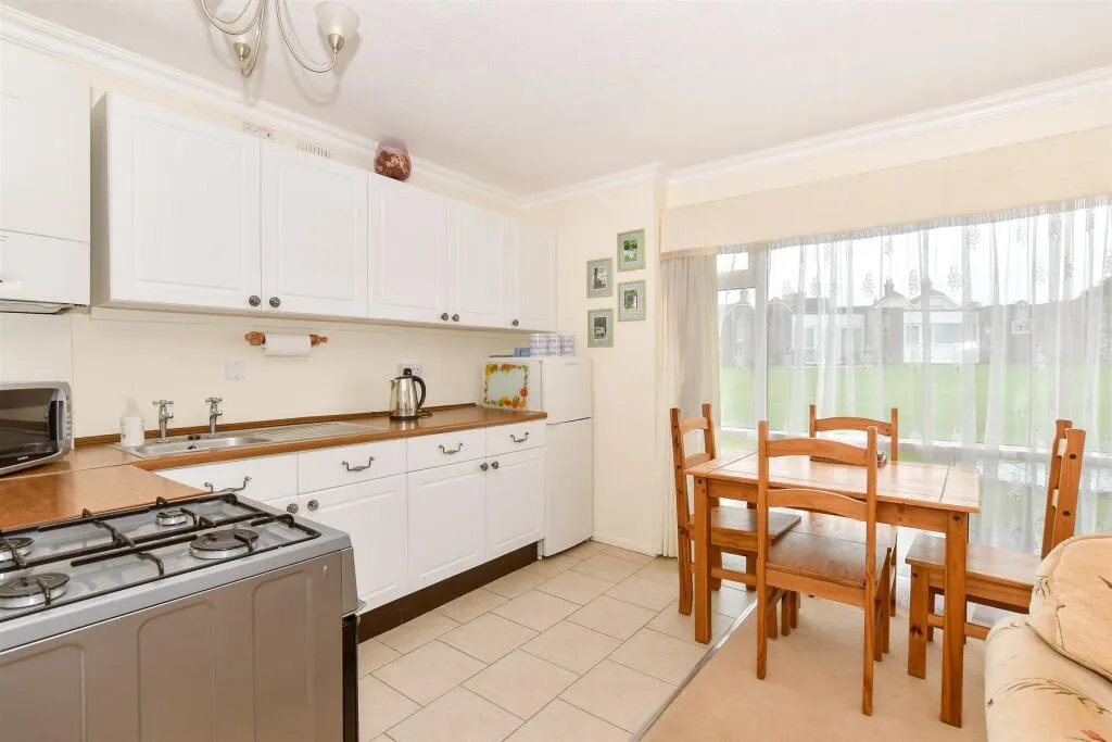 2 bed Semi-Detached Bungalow