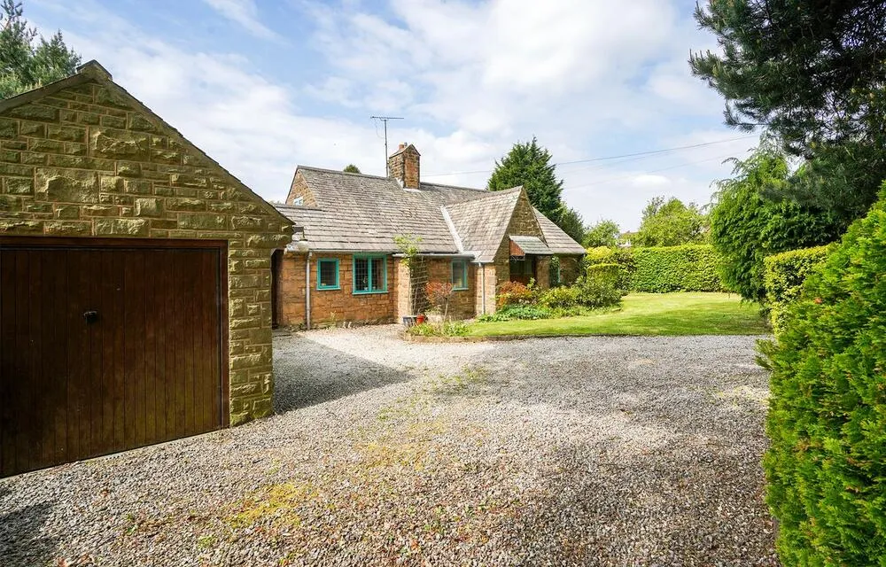 10 Hockley Lane, Wingerworth, Chesterfield S42 6QG