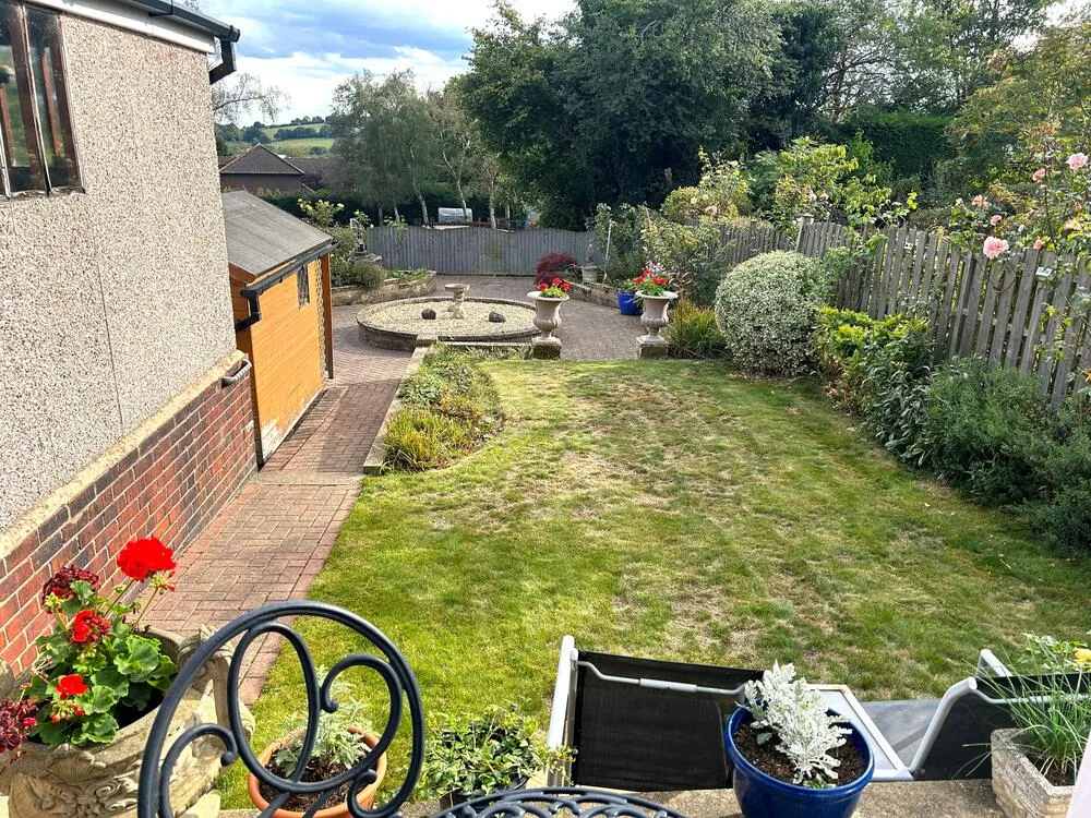 68 Holmesdale Road, Dronfield S18 2FB