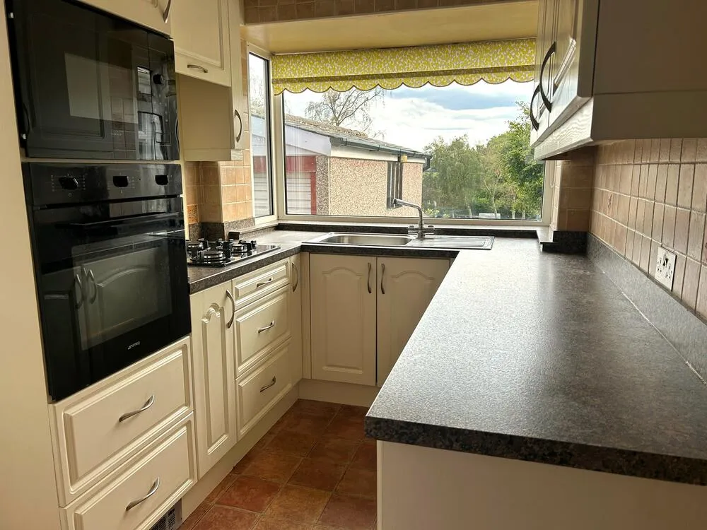 68 Holmesdale Road, Dronfield S18 2FB