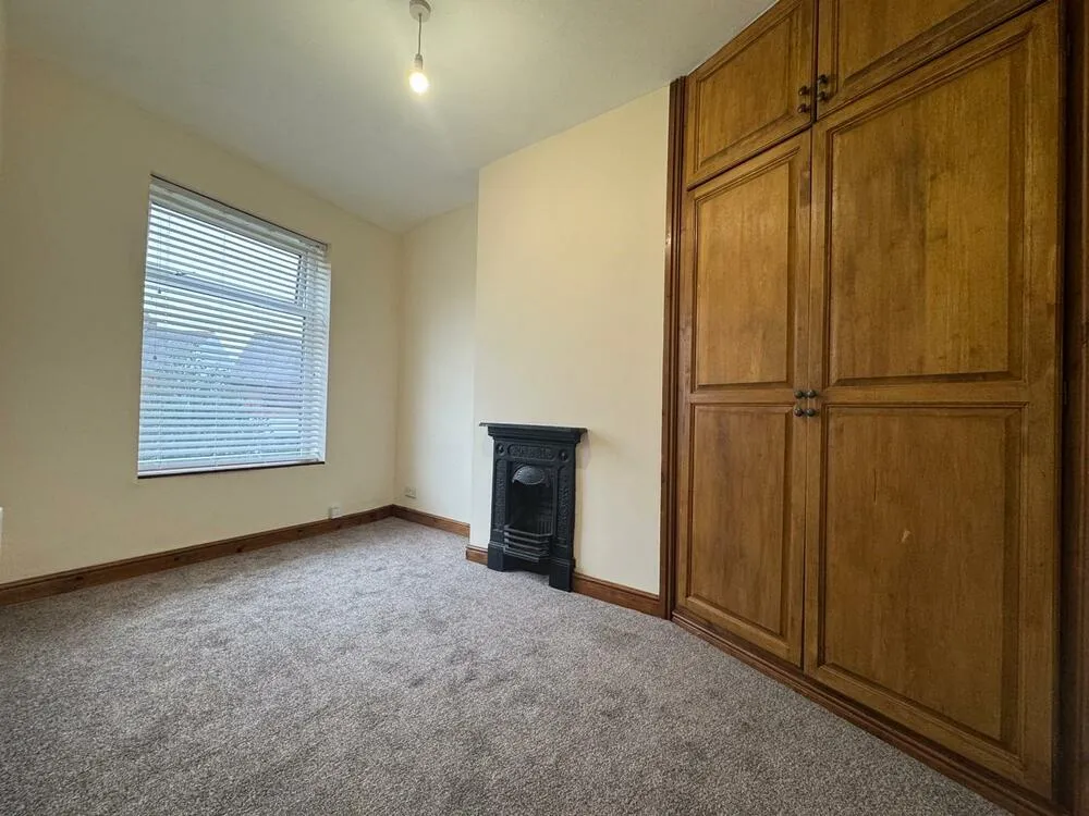 58 Jawbones Hill, Chesterfield, Derbyshire S40 2EN