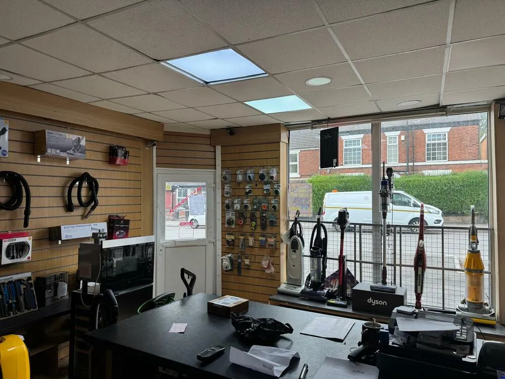 363 Sheffield Road, Chesterfield, Derbyshire S41 8LL
