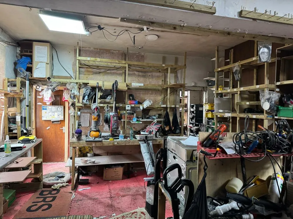 363 Sheffield Road, Chesterfield, Derbyshire S41 8LL