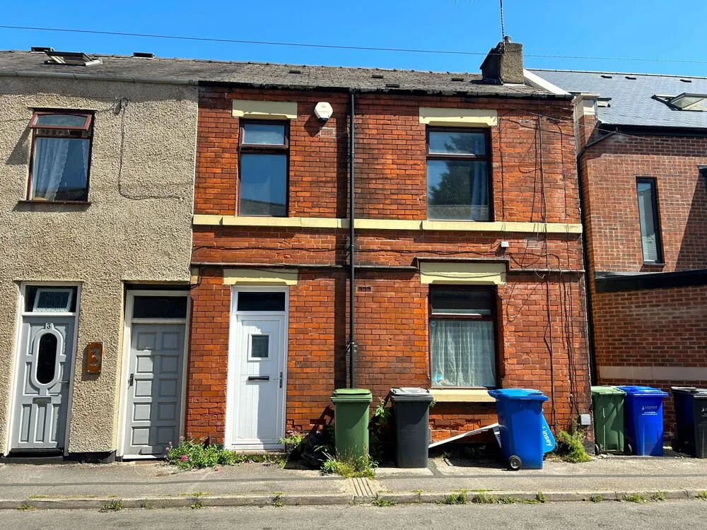 1 New Hall Road, Chesterfield, Derbyshire S40 1HE