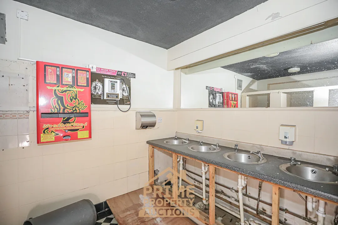 Excellent Commercial Refurbishment Opportunity