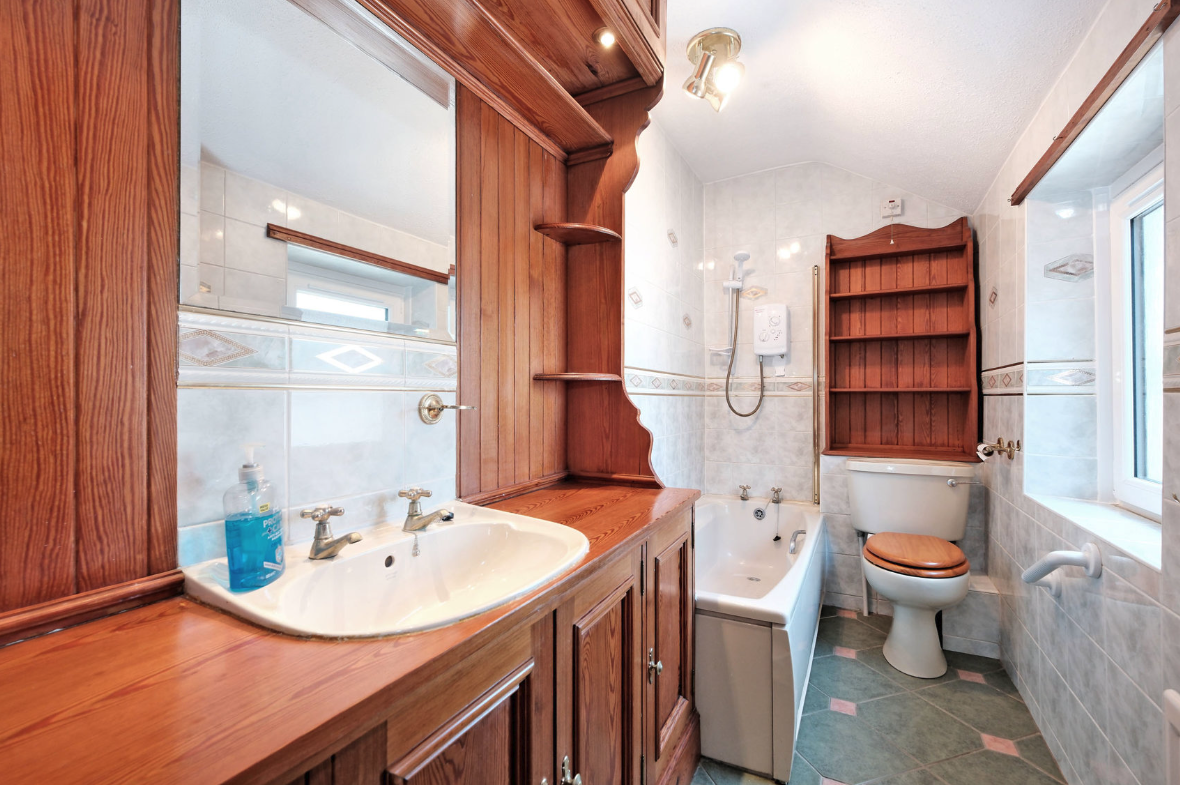 110 Irvine Place, Aberdeen, AB10 6HB