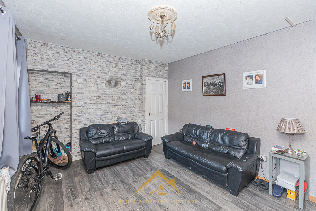 6/1 West Pilton Avenue, Edinburgh, EH4 4BY