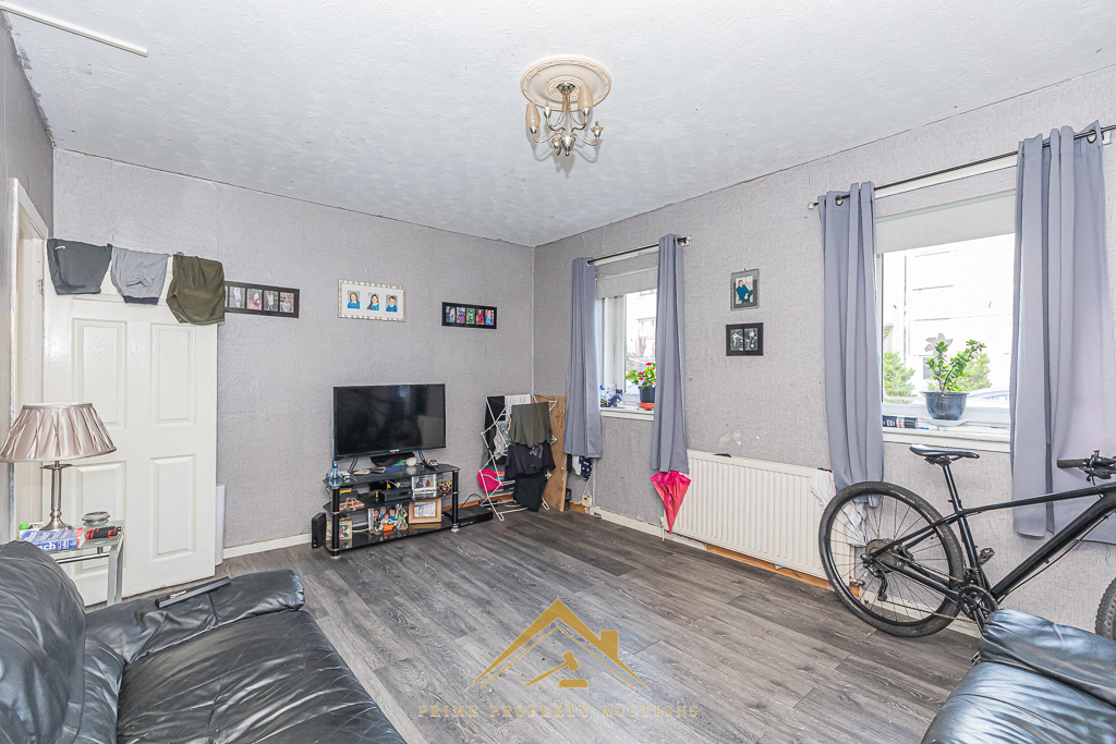 6/1 West Pilton Avenue, Edinburgh, EH4 4BY