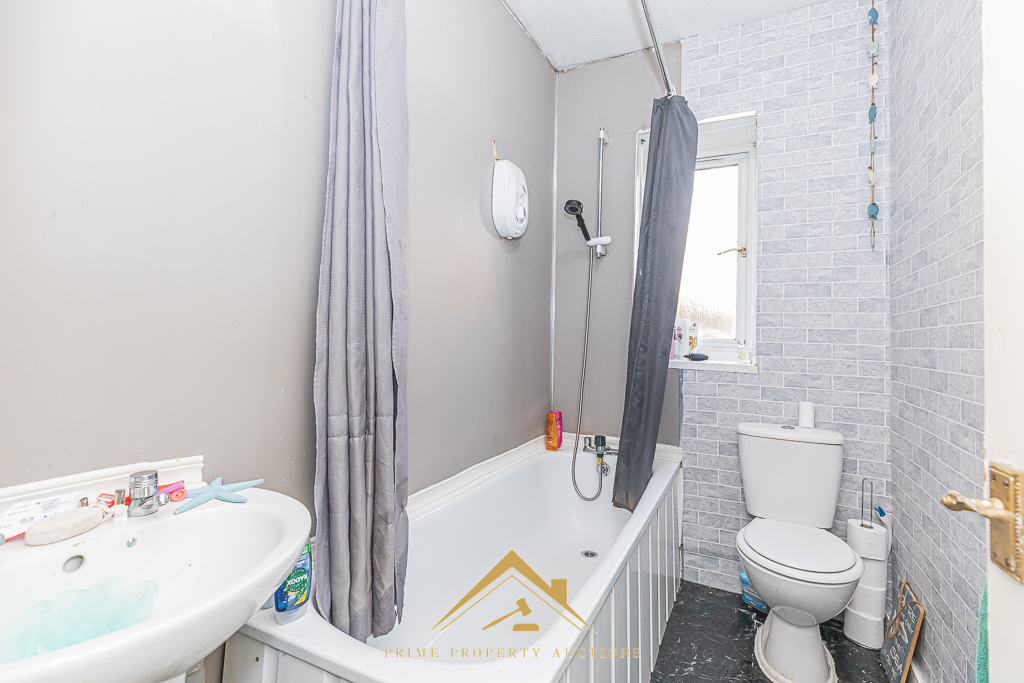 6/1 West Pilton Avenue, Edinburgh, EH4 4BY
