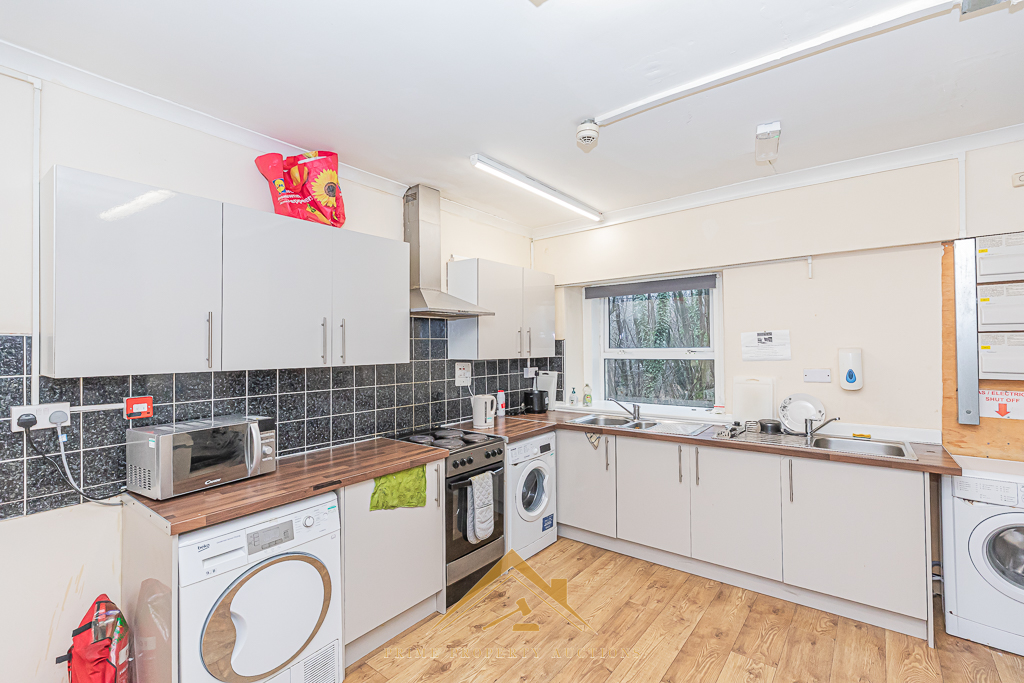 Rosshead House, Heather Avenue, Alexandria, G83 0TJ