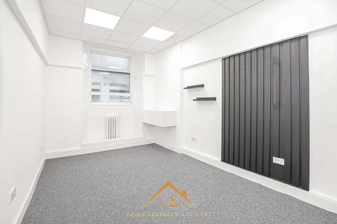 Attractive Commercial Investment Opportunity