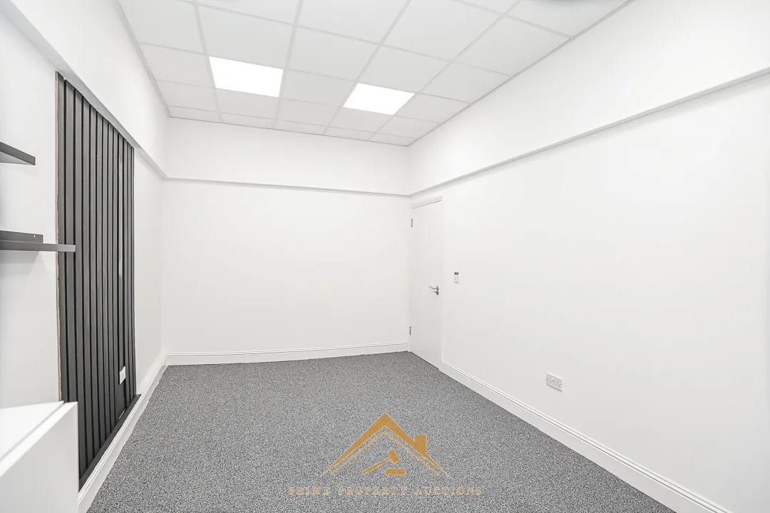 Attractive Commercial Investment Opportunity