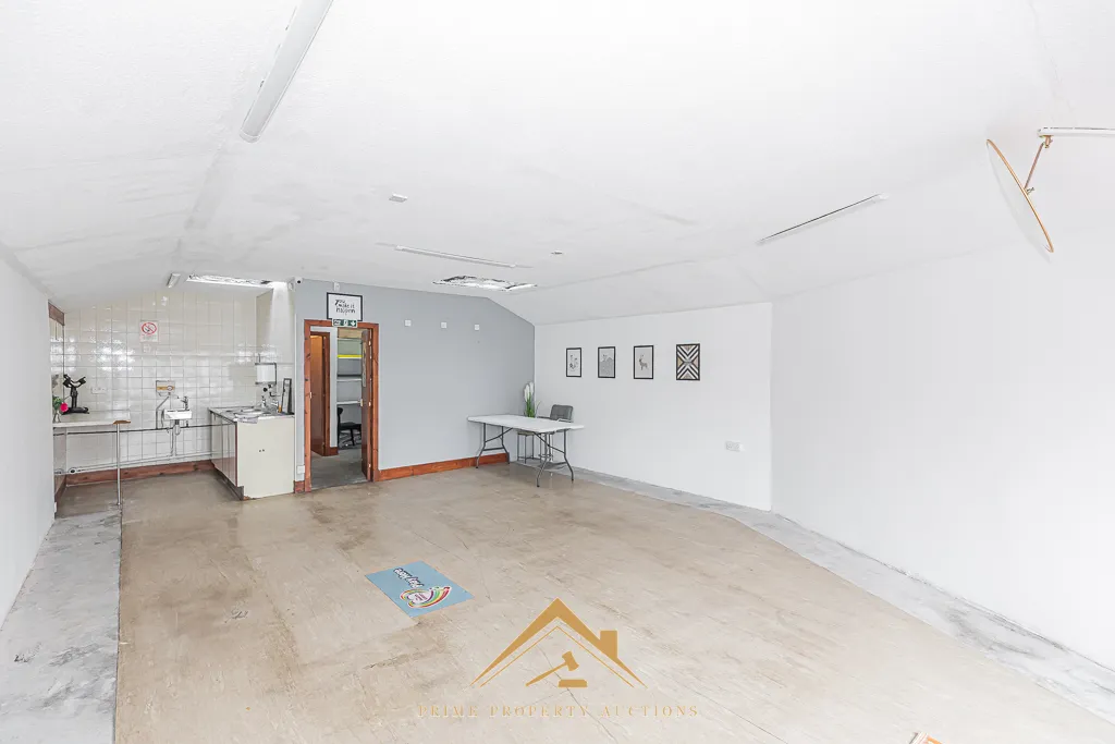 Tenanted Commercial Unit