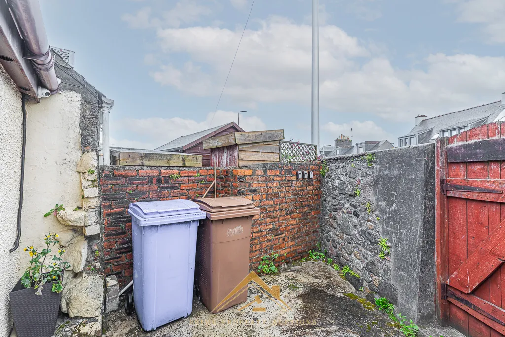 Tenanted Commercial Unit