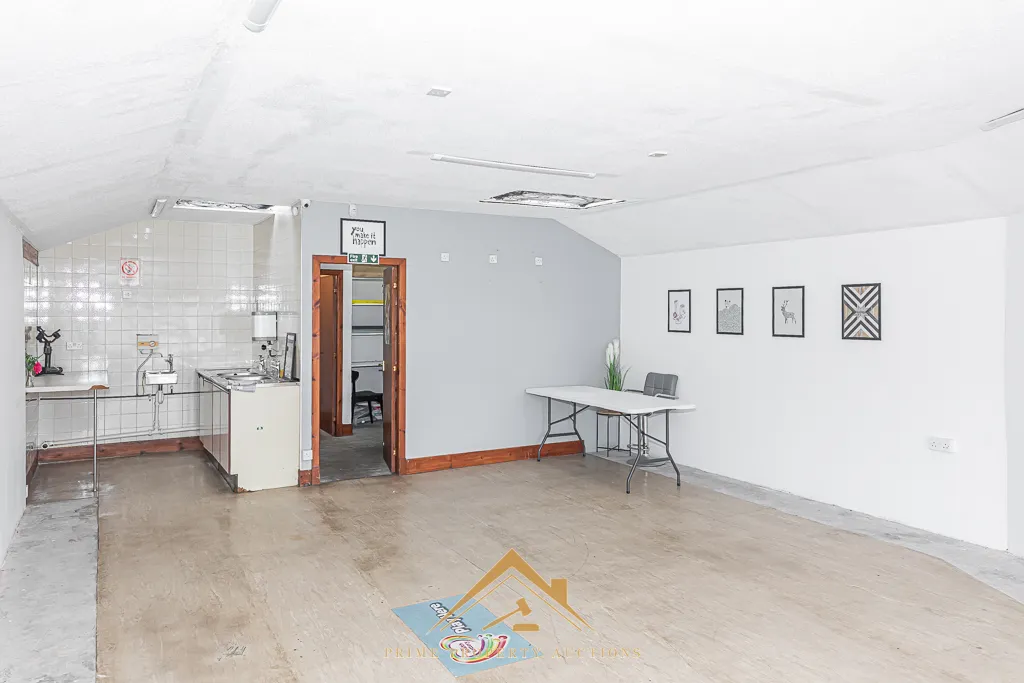 Tenanted Commercial Unit