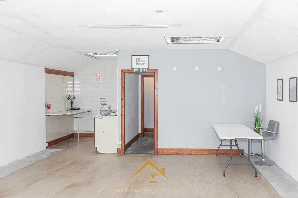 Tenanted Commercial Unit